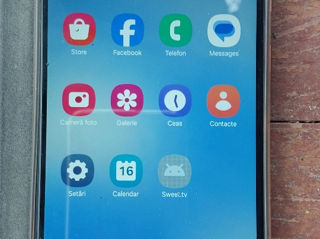 Vînd telefon Samsung.