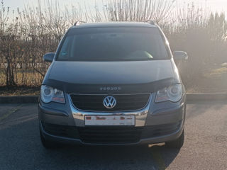 Volkswagen Touran foto 3