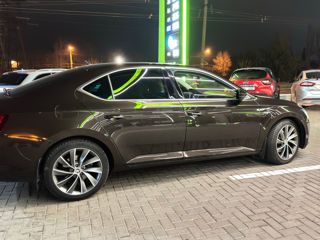 Skoda Superb foto 2