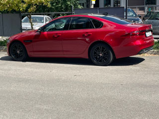 Jaguar XF foto 3