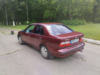 Nissan Almera foto 3