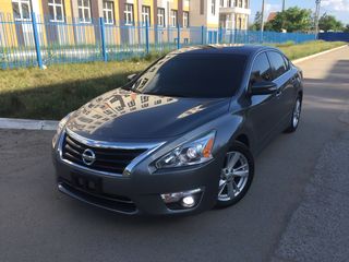 Nissan Altima foto 2