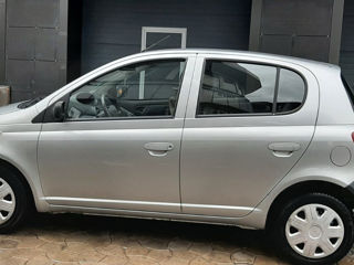 Toyota Yaris foto 2