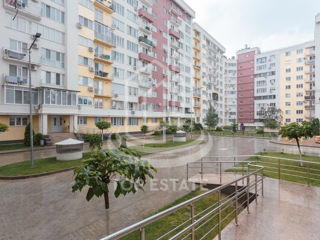 Apartament cu 2 camere, 71 m², Centru, Chișinău foto 19