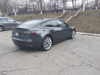 Tesla Model 3 foto 3