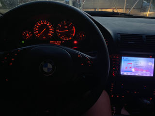 BMW 5 Series foto 2