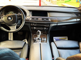 BMW 7 Series foto 3