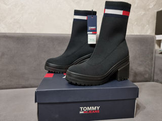 Tommy Hilfiger новые 37р