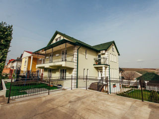 Spre vânzare casă cu 2 nivele 200 mp + 6 ari, în Ialoveni! foto 1
