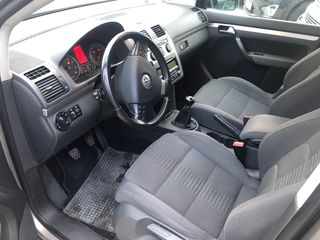 Volkswagen Touran foto 6