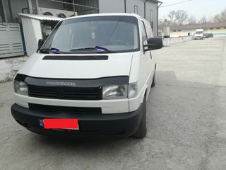 Volkswagen T4 foto 1