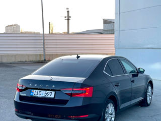 Skoda Superb foto 3