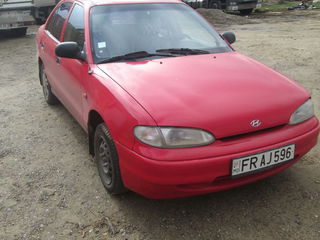 Hyundai Accent foto 1