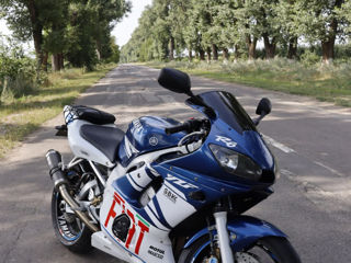 Yamaha R6 foto 2