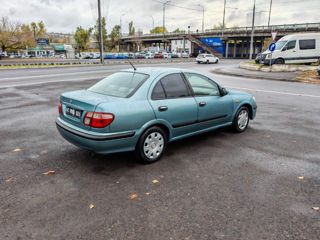 Nissan Almera foto 6