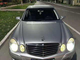 Mercedes E-Class foto 2