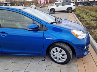 Toyota Prius c foto 2