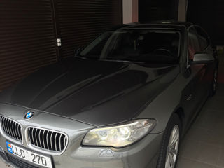 BMW 5 Series foto 4