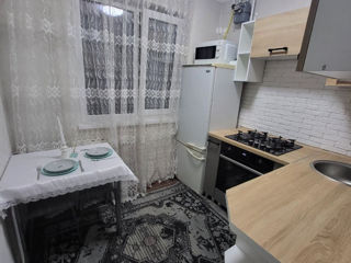 Apartament cu 2 camere, 45 m², Botanica, Chișinău foto 2