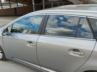 Toyota Avensis foto 3