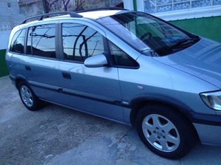 Opel Zafira foto 2