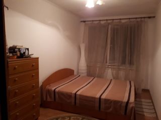 Apartament 3 odaie, centru Ialovenu Str Alexandru cel bun linga Casa della Pizza foto 3