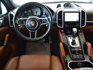 Porsche Cayenne foto 6