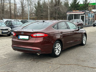 Ford Fusion foto 6