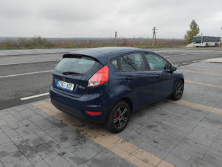 Ford Fiesta foto 6