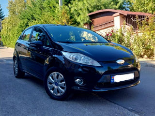 Ford Fiesta foto 1