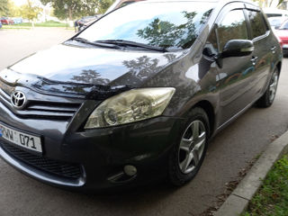 Toyota Auris foto 1