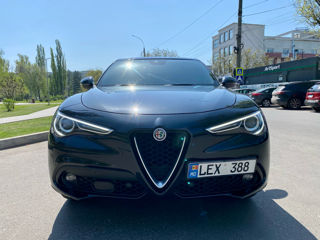 Alfa Romeo Stelvio foto 2