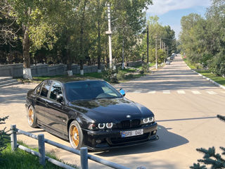 BMW 5 Series foto 2