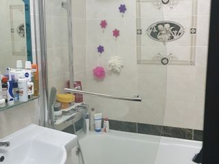 Apartament cu 2 camere, 65 m², Botanica, Chișinău foto 10