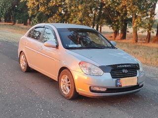 Hyundai Accent foto 3