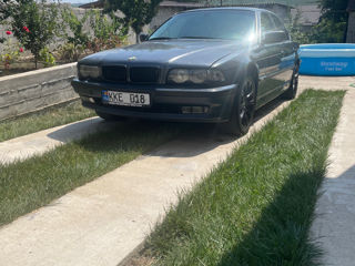 BMW 7 Series foto 4