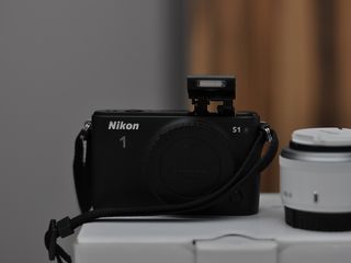 Nikon 1 S1 + obiectiv 18.5 f/1:1.8 foto 6
