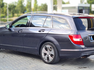 Mercedes C-Class foto 8