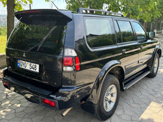 Mitsubishi Pajero Sport foto 4