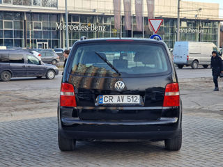 Volkswagen Touran foto 5