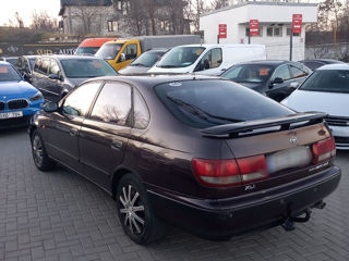 Toyota Carina foto 4