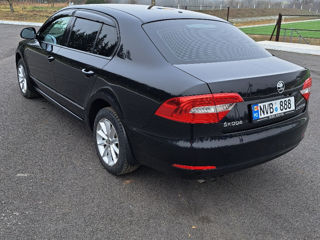 Skoda Superb foto 2