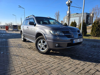 Mitsubishi Outlander foto 2