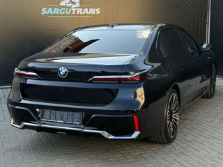 BMW 7 Series foto 3