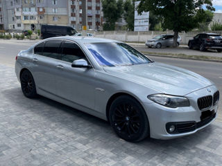 BMW 5 Series foto 4