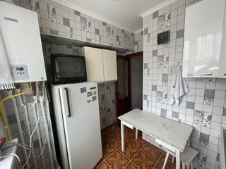 Vand apartament in centrul or. Briceni foto 7