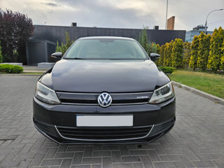 Volkswagen Jetta foto 2