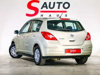 Nissan Tiida foto 3