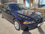 BMW 5 Series foto 3