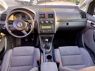 Volkswagen Touran foto 6